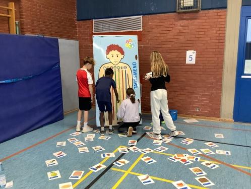 Das Body+Grips-Mobil zu Besuch am Gymnasium Arnoldinum