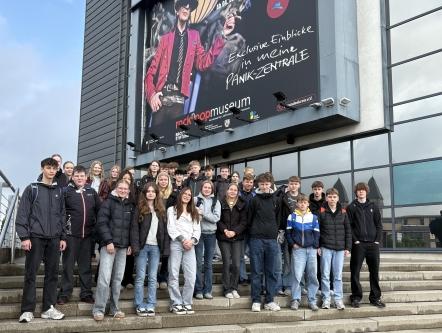 Ausflug in das Rock- und Popmuseum Gronau der Klassen 9d und 9e